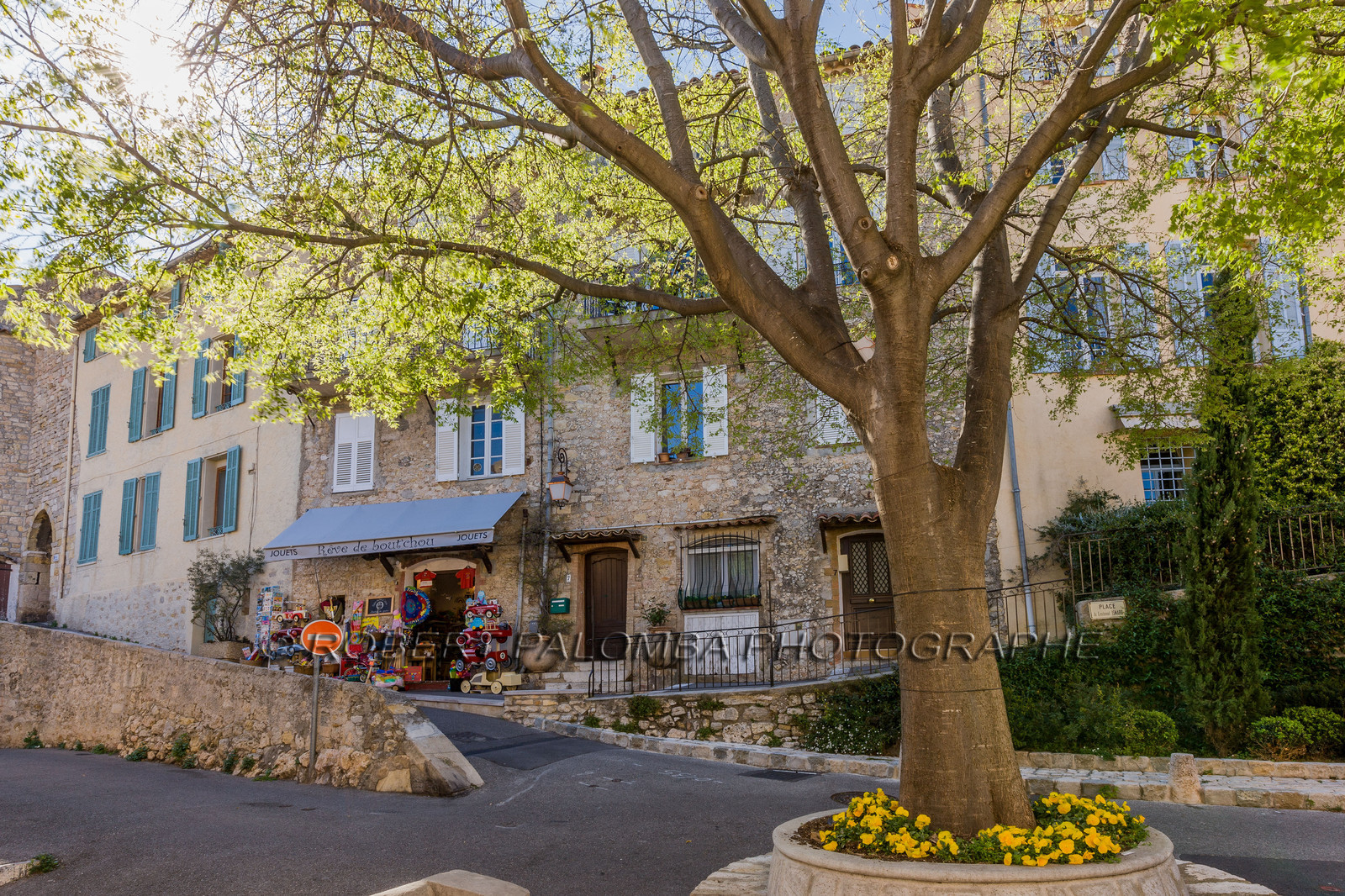 Mougins