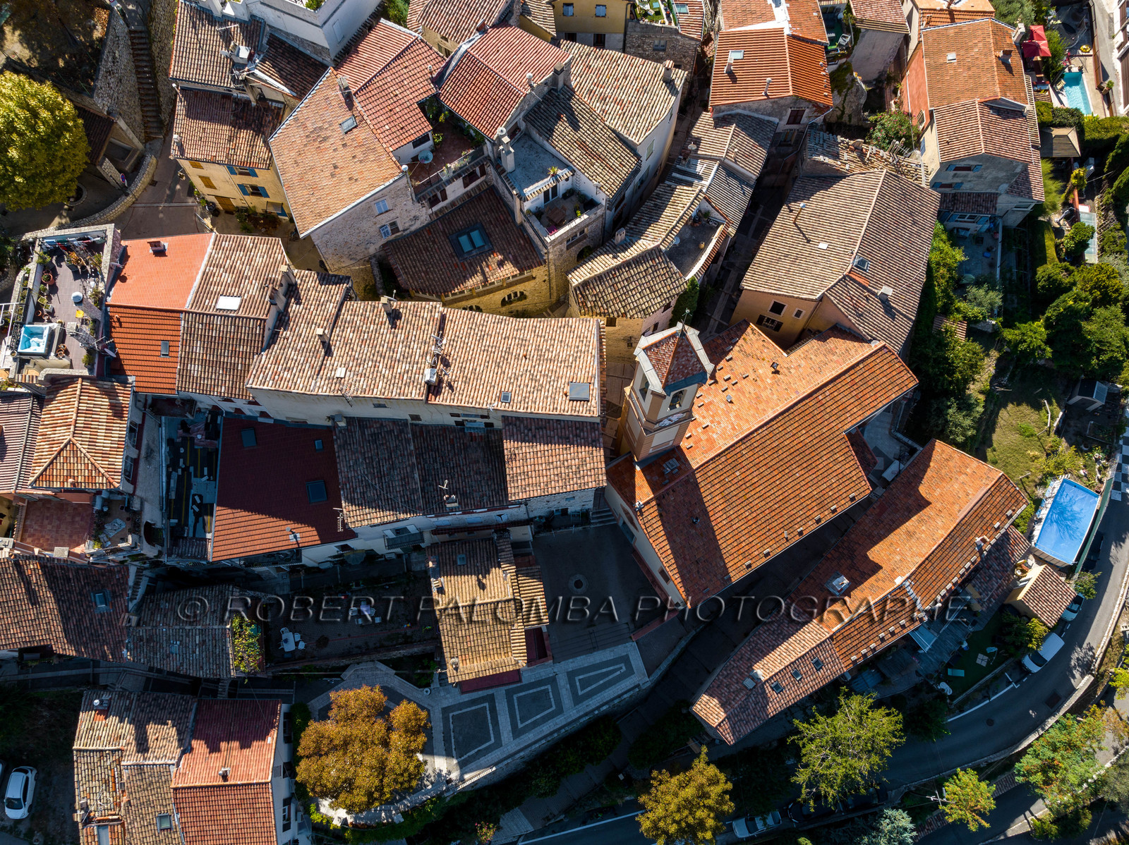 France, Alpes-Maritimes (06) Aspremont, located 554 meters above sea level, above the gorges that close the valley above Nice, which is 13 km away.